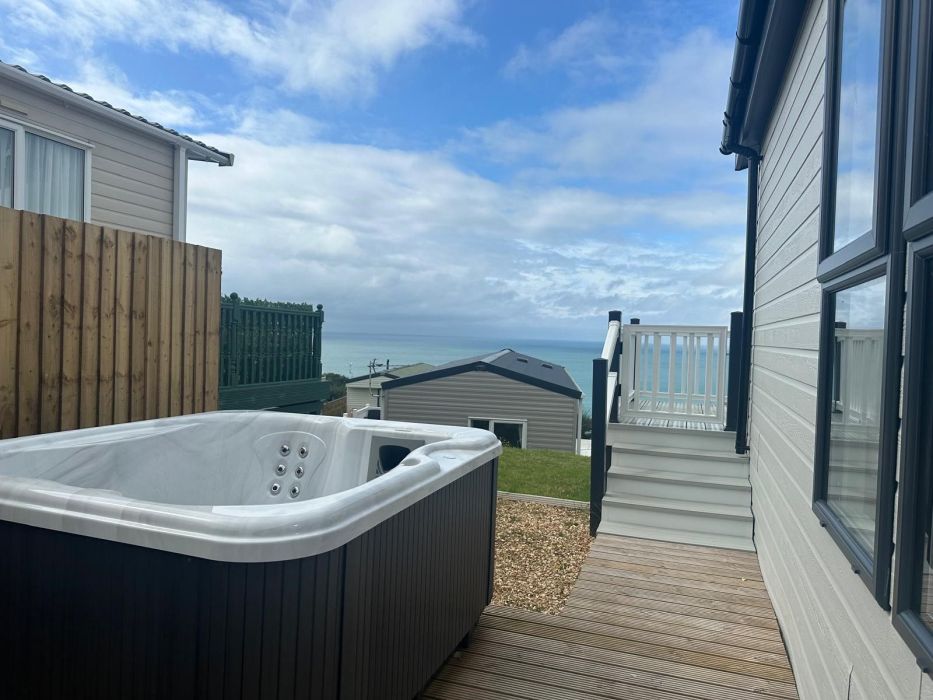 Smugglers Lodge Hot Tub