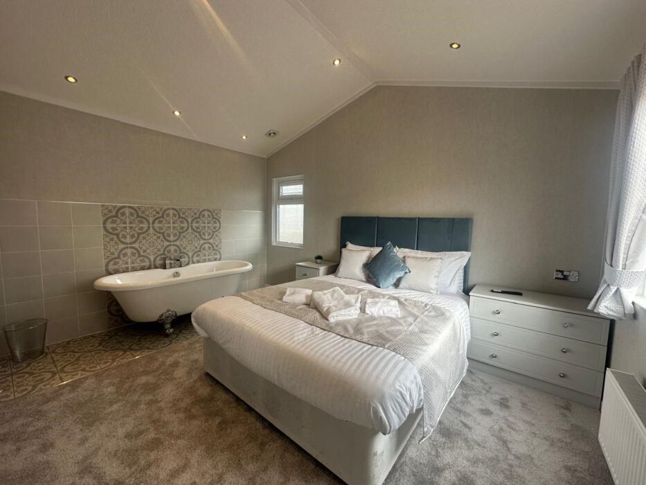 Smugglers Lodge Bedroom