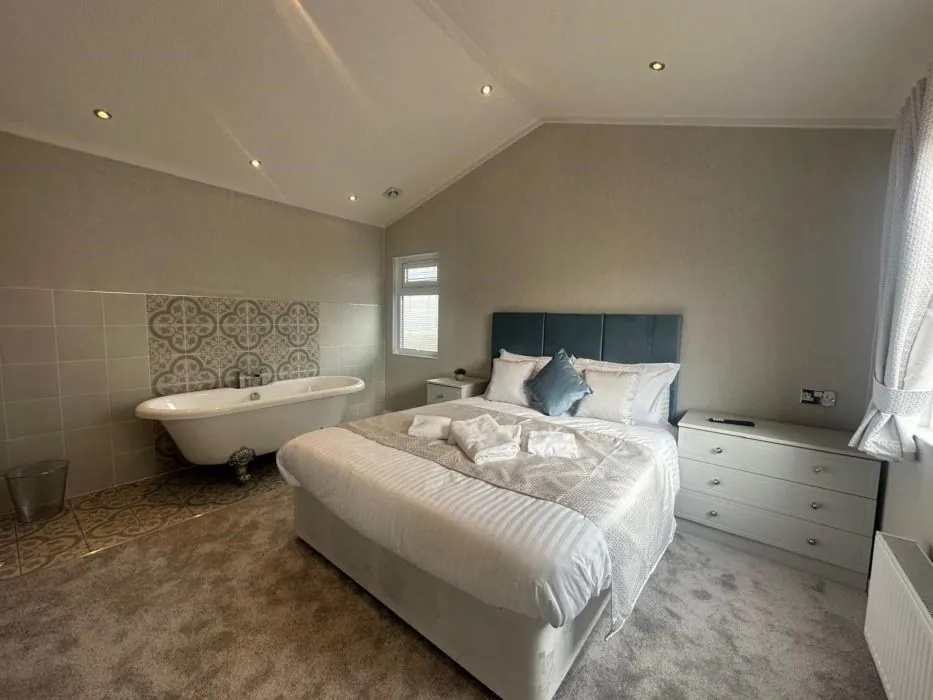 Smugglers Lodge Bedroom